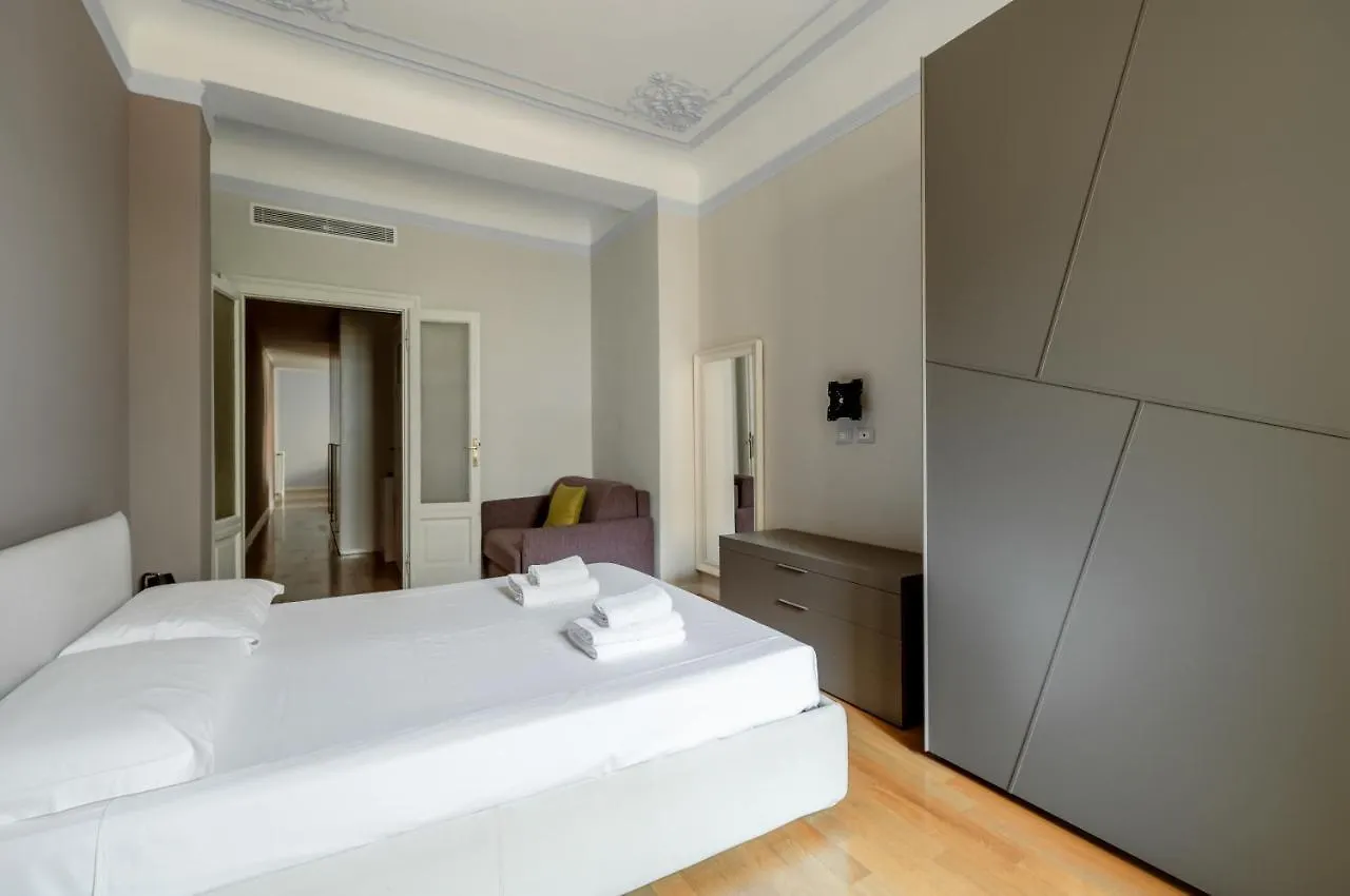 Lovely Apartment In Milano-Porta Romana W/ Balcony  米兰