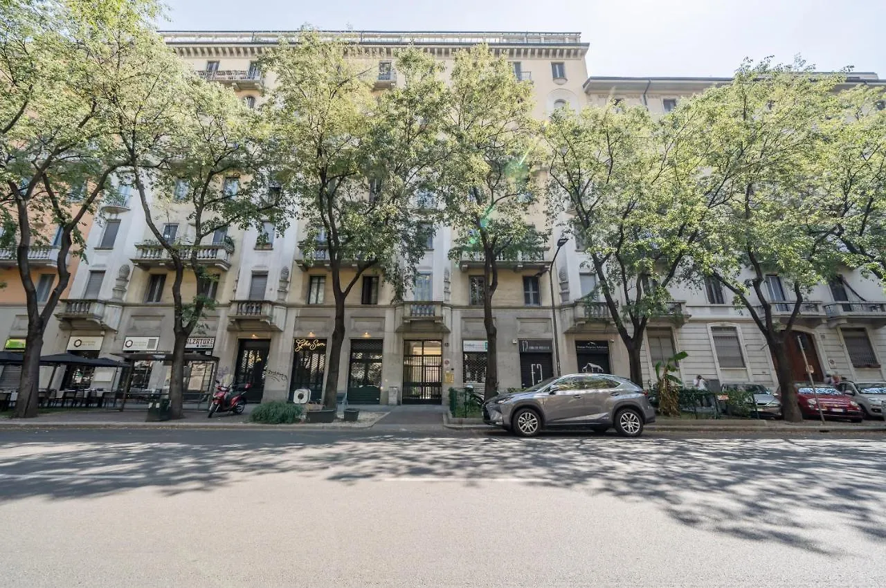 Lovely Apartment In Milano-Porta Romana W/ Balcony  米兰