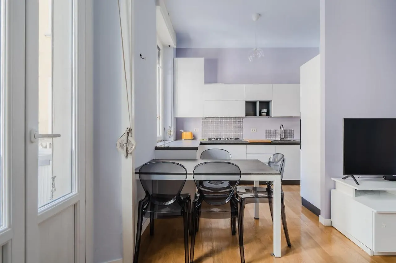 Lovely Apartment In Milano-Porta Romana W/ Balcony